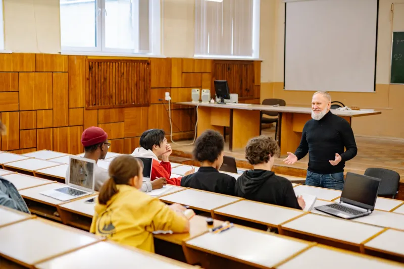 Inteligência Artificial na Educação: Como o Ensino Personalizado Está Redesenhando as Salas de Aula Brasileiras